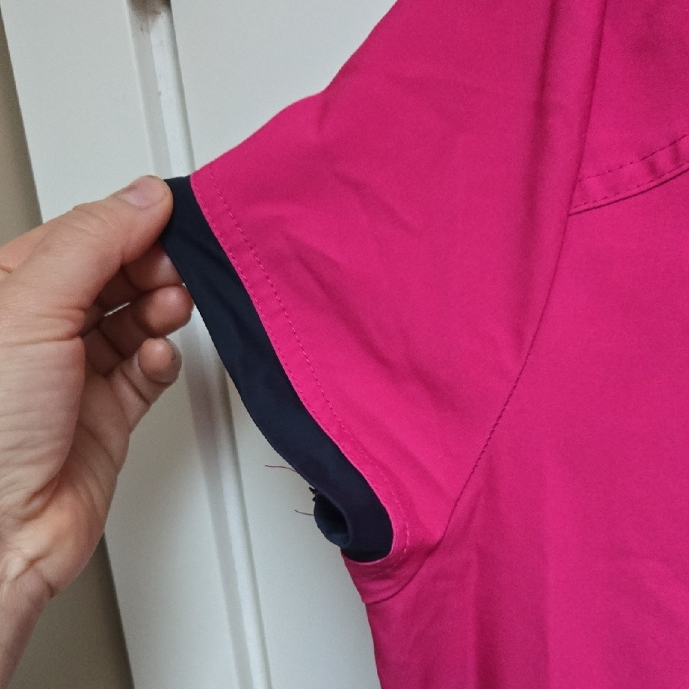 Scrubletics Gradient Pink and Black V-Neck Women's Scrub Shirt Short Sleeve M - Picture 2 of 4